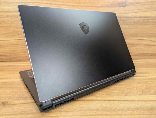 Ігровий ноутбук Б-клас MSI GS65 Stealth 9SE / 15.6" (1920x1080) IPS / Intel Core i7-9750H (6 (12) ядер по 2.6 - 4.5 GHz) / 16 GB DDR4 / 512 GB SSD / nVidia GeForce RTX 2060, 6 GB GDDR6, 192-bit / WebCam / Windows 10