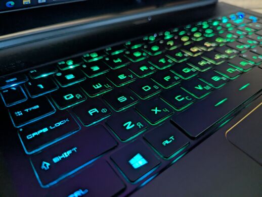 Ігровий ноутбук Б-клас MSI GS65 Stealth 9SE / 15.6" (1920x1080) IPS / Intel Core i7-9750H (6 (12) ядер по 2.6 - 4.5 GHz) / 16 GB DDR4 / 512 GB SSD / nVidia GeForce RTX 2060, 6 GB GDDR6, 192-bit / WebCam / Windows 10