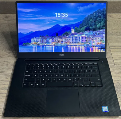 Ігровий ноутбук Dell Precision 5540 / 15.6" (1920x1080) IPS / Intel Core i9-9880H (8 (16) ядер по 2.3 - 4.8 GHz) / 32 GB DDR4 / 1000 GB SSD / nVidia Quadro T2000, 4 GB GDDR5, 128-bit / WebCam