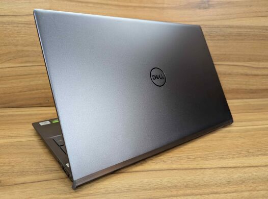 Игровой ноутбук Dell Vostro 7500 / 15.6" (1920x1080) IPS / Intel Core i7-10750H (6 (12) ядер по 2.6 - 5.0 GHz) / 16 GB DDR4 / 512 GB SSD / nVidia GeForce GTX 1650, 4 GB GDDR6, 128-bit / TouchID / WebCam / Windows 10