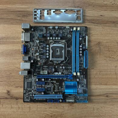 Материнская плата Asus P8H61-M LE / Socket LGA 1155 / Задняя заглушка