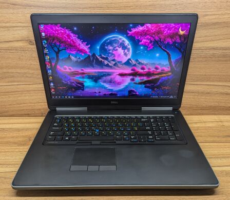 Мобільна робоча станція Б-клас Dell Precision 7720 / 17.3" (1920x1080) IPS / Intel Xeon E3-1505M v6 (4 (8) ядра по 3.0 - 4.0 GHz) / 16 GB DDR4 / 480 GB SSD / nVidia Quadro P3000, 6 GB GDDR5, 192-bit / WebCam / Windows 10