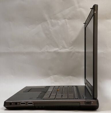 Мобільна робоча станція Б-клас HP EliteBook 8760w / 17.3" (1920x1080) TN / Intel Core i7-2620M (2 (4) ядра по 2.7 - 3.4 GHz) / 8 GB DDR3 / 120 GB SSD + 500 GB HDD / AMD FirePro M5950, 1 GB GDDR5, 128-bit / WebCam / DVD-ROM
