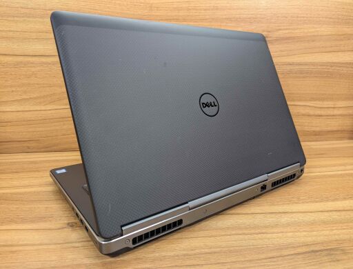 Мобільна робоча станція Dell Precision 7720 / 17.3" (1920x1080) IPS / Intel Core i7-7820HQ (4 (8) ядра по 2.9 - 3.9 GHz) / 32 GB DDR4 / 512 GB SSD / nVidia Quadro P4000, 8 GB GDDR5, 256-bit / USB Type-C / Windows 10