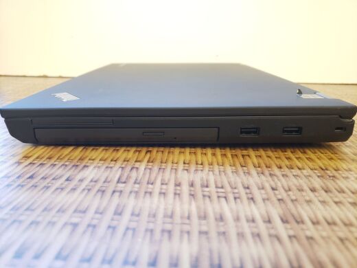 Мобільна робоча станція Lenovo Thinkpad W541 / 15.6" (1920x1080) TN / Intel Core i7-4710MQ (4 (8) ядра по 2.5 - 3.5 GHz) / 16 GB DDR3 / 256 GB SSD + 500 GB HDD / nVidia Quadro K1100M, 2 GB GDDR5, 128-bit / WebCam