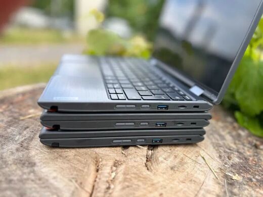 Ноутбук-трансформер Lenovo 300e G2 / 11.6" (1366x768) IPS Touch / Intel Pentium Silver N5030 (4 ядра по 1.1 - 3.1 GHz) / 4 GB DDR4 / 128 GB SSD / Intel UHD Graphics 605 / WebCam / Win 10 Pro 