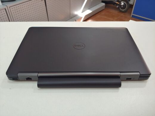 Ноутбук Dell Latitude E5540 / 15.6" (1366x768) TN LED / Intel Core i5-4210U (2 (4) ядра по 1.7 - 2.7 GHz) / 8 GB DDR3 / 240 GB SSD / WebCam / DVD-RW / USB 3.0 / HDMI