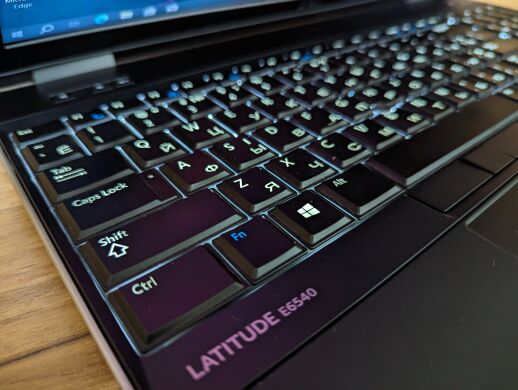 Ноутбук Dell Latitude E6540 / 15.6" (1920x1080) IPS / Intel Core i7-4800MQ (4 (8) ядра по 2.7 - 3.7 GHz) / 8 GB DDR3 / 240 GB SSD / AMD Radeon HD 8790M, 2 GB GDDR5, 128-bit / WebCam / Windows 10