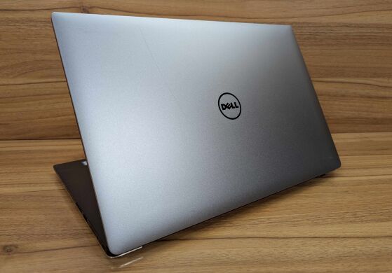 Ноутбук Dell Precision 5520 / 15.6" (3840x2160) IPS Touch / Intel Core i5-7440HQ (4 ядра по 2.8 - 3.8 GHz) / 16 GB DDR4 / 256 GB SSD / Intel HD Graphics 630 / HDMI / Windows 10