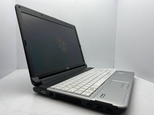 Ноутбук Fujitsu Lifebook А530 / 15" (1366x768) TN / Intel Core i3-370M (2 (4) ядра по 2.4 GHz) / 4 GB DDR3 / 500 GB HDD / Intel HD Graphics / WebCam