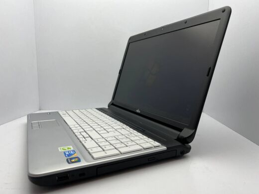 Ноутбук Fujitsu Lifebook А530 / 15" (1366x768) TN / Intel Core i3-370M (2 (4) ядра по 2.4 GHz) / 4 GB DDR3 / 500 GB HDD / Intel HD Graphics / WebCam