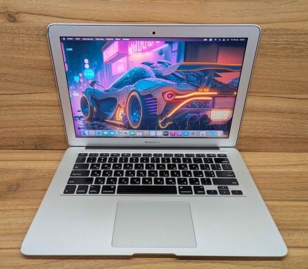 Ультрабук Б-класс Apple MacBook Air A1466 / 13.3" (1440x900) IPS / Intel Core i5-5250U (2 (4) ядра по 1.6 - 2.7 GHz) / 8 GB DDR3 / 256 GB SSD / Intel HD Graphics 6000 / WebCam / Silver Ультрабук Б-класс Apple MacBook Air A1466 / 13.3" (1440x900) IPS / Intel Core i5-5250U (2 (4) ядра по 1.6 - 2.7 GHz) / 8 GB DDR3 / 256 GB SSD / Intel HD Graphics 6000 / WebCam / Silver