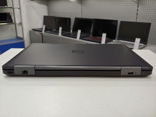 Игровой ноутбук Dell Latitude E5540 / 15.6" (1366x768) TN LED / Intel Core i5-4310U (2 (4) ядра по 2.0 - 3.0 GHz) / 8 GB DDR3 / 500 GB HDD / nVidia GeFroce GT 720M 2 GB / WebCam / DVD-RW