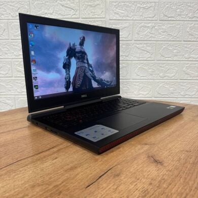Ігровий ноутбук Б-клас Dell Inspiron 15 Gaming 7567 / 15.6" (1920x1080) TN / Intel Core i7-7700HQ (4 (8) ядра по 2.8 - 3.8 GHz) / 16 GB DDR4 / 120 GB SSD + 1000 GB HDD / nVidia GeForce GTX 1050 Ti, 4 GB GDDR5, 128-bit / WebCam