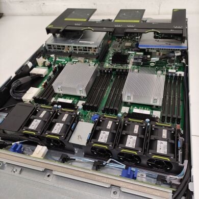 Сервер Huawei RH1288 V3 4LFF 1U / 2x Intel Xeon E5-2680 v3 (12 (24) ядер по 2.5 - 3.3 GHz) / 128 GB DDR4 / 2x 240 GB SSD / Integrated Graphics / 2x 460W Сервер Huawei RH1288 V3 4LFF 1U / 2x Intel Xeon E5-2680 v3 (12 (24) ядер по 2.5 - 3.3 GHz) / 128 GB DDR4 / 2x 240 GB SSD / Integrated Graphics / 2x 460W