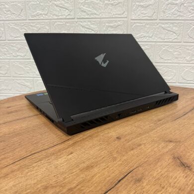 Ігровий ноутбук Gigabyte Aorus 15 BMF / 15.6" (1920x1080) IPS / Intel Core i5-13500H (12 (16) ядер по 3.5 - 4.7 GHz) / 16 GB DDR4 / 512 GB SSD / nVidia GeForce RTX 4050, 6 GB GDDR6, 96-bit / WebCam