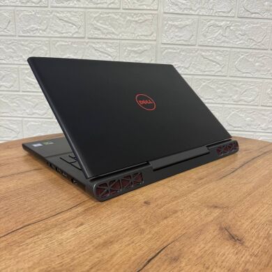 Ігровий ноутбук Б-клас Dell Inspiron 15 Gaming 7567 / 15.6" (1920x1080) TN / Intel Core i7-7700HQ (4 (8) ядра по 2.8 - 3.8 GHz) / 16 GB DDR4 / 120 GB SSD + 1000 GB HDD / nVidia GeForce GTX 1050 Ti, 4 GB GDDR5, 128-bit / WebCam