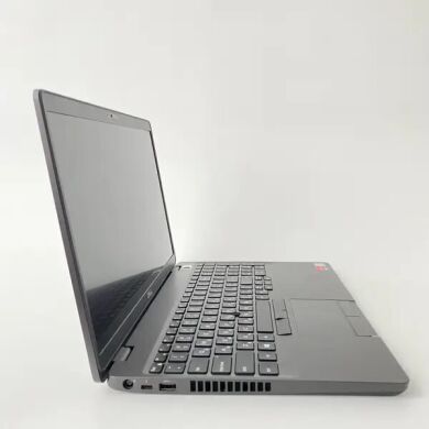 Ігровий ноутбук Б-клас Dell Precision 3540 / 15.6" (1920x1080) IPS / Intel Core i7-8565U (4 (8) ядра по 1.8 - 4.6 GHz) / 16 GB DDR4 / 500 GB SSD / AMD Radeon Pro WX 2100, 2 GB GDDR5, 64-bit / WebCam / Fingerprint + Бездротова мишка