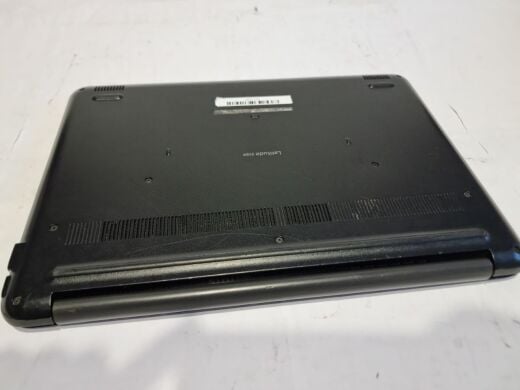 Ультрабук Dell Latitude E3380 / 13.3" (1366x768) TN / Intel Core i3-6006U (2 (4) ядра по 2.0 GHz) / 8 GB DDR4 / 128 GB SSD / Intel HD Graphics 520 / WebCam