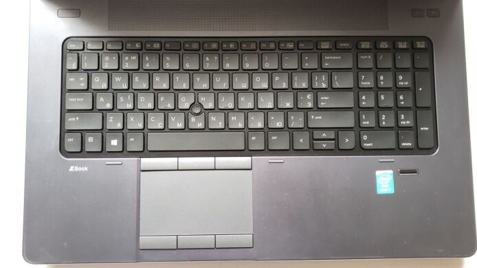 Мобільна робоча станція Б-клас HP ZBook 17 G1 / 17.3" (1920x1080) TN / Intel Core i7-4700MQ (4 (8) ядра по 2.4 - 3.4 GHz) / 16 GB DDR3 / 480 GB SSD + 500 GB HDD / nVidia Quadro K610M, 1 GB GDDR5, 64-bit / WebCam