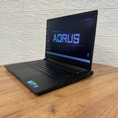 Ігровий ноутбук Gigabyte Aorus 15 BMF / 15.6" (1920x1080) IPS / Intel Core i5-13500H (12 (16) ядер по 3.5 - 4.7 GHz) / 16 GB DDR4 / 512 GB SSD / nVidia GeForce RTX 4050, 6 GB GDDR6, 96-bit / WebCam