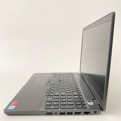 Ігровий ноутбук Б-клас Dell Precision 3540 / 15.6" (1920x1080) IPS / Intel Core i7-8565U (4 (8) ядра по 1.8 - 4.6 GHz) / 16 GB DDR4 / 500 GB SSD / AMD Radeon Pro WX 2100, 2 GB GDDR5, 64-bit / WebCam / Fingerprint + Бездротова мишка
