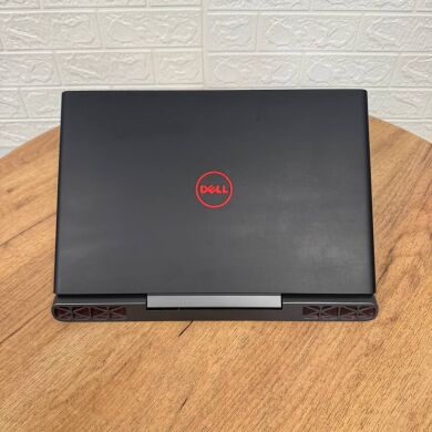 Ігровий ноутбук Б-клас Dell Inspiron 15 Gaming 7567 / 15.6" (1920x1080) TN / Intel Core i7-7700HQ (4 (8) ядра по 2.8 - 3.8 GHz) / 16 GB DDR4 / 120 GB SSD + 1000 GB HDD / nVidia GeForce GTX 1050 Ti, 4 GB GDDR5, 128-bit / WebCam