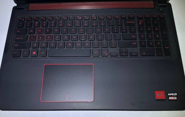 Ігровий ноутбук Dell Inspiron 15 5576 / 15.6" (1920x1080) TN / AMD A10-9630P (4 ядра по 2.6 - 3.3 GHz) / 16 GB DDR4 / 128 GB SSD + 500 GB HDD / AMD Radeon RX 460, 4 GB GDDR5, 128-bit / WebCam / Win 11