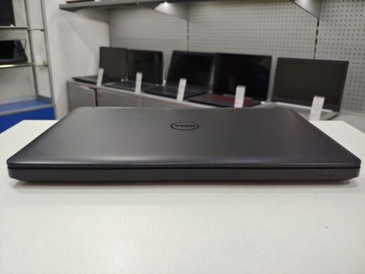 Игровой ноутбук Dell Latitude E5540 / 15.6" (1366x768) TN LED / Intel Core i5-4310U (2 (4) ядра по 2.0 - 3.0 GHz) / 8 GB DDR3 / 500 GB HDD / nVidia GeFroce GT 720M 2 GB / WebCam / DVD-RW
