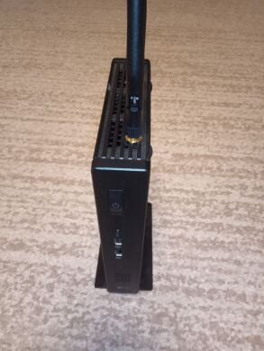 Неттоп LG CL600I USFF / Intel Celeron J4105 (4 ядра по 1.5 - 2.5 GHz) / 4 GB DDR4 / 16 GB SSD / Intel UHD Graphics 600 / Win 10