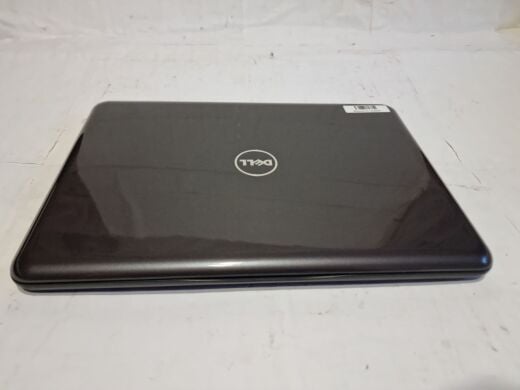 Ультрабук Dell Latitude E3380 / 13.3" (1366x768) TN / Intel Core i3-6006U (2 (4) ядра по 2.0 GHz) / 8 GB DDR4 / 128 GB SSD / Intel HD Graphics 520 / WebCam
