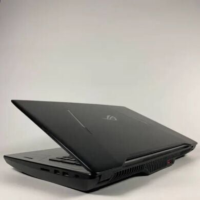 Ігровий ноутбук Asus ROG Strix GL702VI / 17.3" (1920x1080) IPS / Intel Core i7-7700HQ (4 (8) ядра по 2.8 - 3.8 GHz) / 16 GB DDR4 / 512 GB SSD / nVidia GeForce GTX 1080, 8 GB GDDR5X, 256-bit / WebCam / HDMI