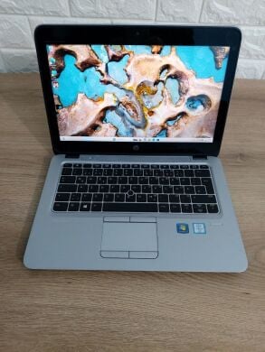 Нетбук HP EliteBook 820 G3 / 12.5" (1920x1080) IPS Touch / Intel Core i5-6300U (2 (4) ядра по 2.4 - 3.0 GHz) / 8 GB DDR4 / 256 GB SSD / Intel HD Graphics 520 / WebCam