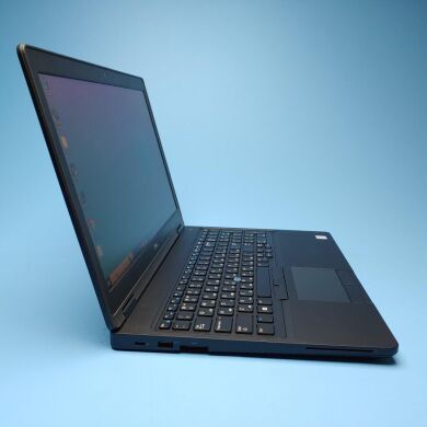 Ноутбук Dell Latitude 5590 / 15.6" (1366x768) TN / Intel Core i5-8350U (4 (8) ядра по 1.7 - 3.6 GHz) / 8 GB DDR4 / 240 GB SSD / Intel UHD Graphics 620 / WebCam / Win 10 Pro Ноутбук Dell Latitude 5590 / 15.6" (1366x768) TN / Intel Core i5-8350U (4 (8) ядра по 1.7 - 3.6 GHz) / 8 GB DDR4 / 240 GB SSD / Intel UHD Graphics 620 / WebCam / Win 10 Pro