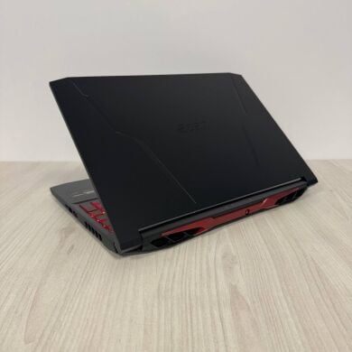 Ігровий ноутбук Б-клас Acer Nitro 5 AN515-45 / 15.6" (1920x1080) IPS / AMD Ryzen 5 5600H (6 (12) ядер по 3.0 - 4.2 GHz) / 16 GB DDR4 / 512 GB SSD NVMe / nVidia GeForce RTX 3050, 4 GB GDDR6, 128-bit / WebCam