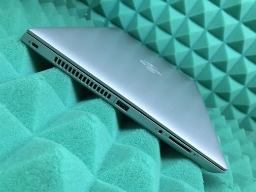 Ультрабук Б-клас HP ProBook 430 G5 / 13.3" (1366x768) TN / Intel Core i5-8250U (4 (8) ядра по 1.6 - 3.4 GHz) / 8 GB DDR4 / 128 GB SSD + 500 GB HDD / Intel UHD Graphics 620 / WebCam / Fingerprint / USB 3.1 / HDMI