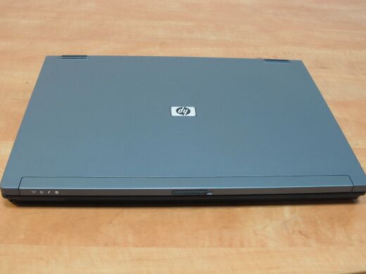 HP Compaq 8510p / 15.4'', 1680x1050 / Intel Core 2 Duo T7500 (2 ядра по 2.2 GHz) / 3 GB DDR2 / 60 GB SSD / DVD-RW / card-reader