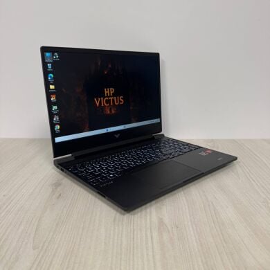 Ігровий ноутбук HP Victus 15-fb2063dx / 15.6" (1920x1080) IPS / AMD Ryzen 5 7535HS (6 (12) ядер по 3.3 - 4.55 GHz) / 8 GB DDR5 / 512 GB SSD / AMD Radeon RX 6550M, 4 GB GDDR6, 64-bit / WebCam