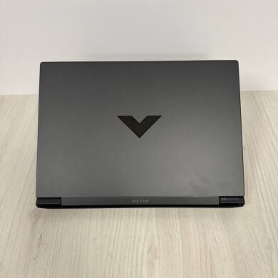 Ігровий ноутбук HP Victus 15-fb2063dx / 15.6" (1920x1080) IPS / AMD Ryzen 5 7535HS (6 (12) ядер по 3.3 - 4.55 GHz) / 8 GB DDR5 / 512 GB SSD / AMD Radeon RX 6550M, 4 GB GDDR6, 64-bit / WebCam