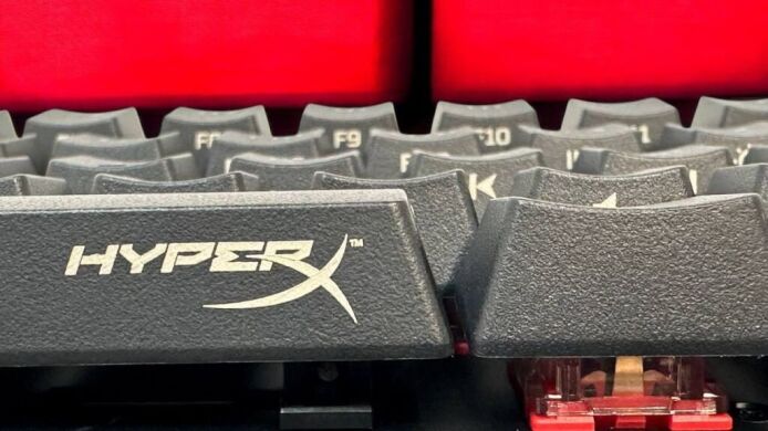 Механічна ігрова дротова клавіатура HyperX Alloy Origins Aqua / повнорозмірна / чорна