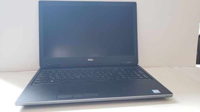 Мобільна робоча станція Dell Precision 7530 / 15.6" (1920x1080) IPS / Intel Xeon E-2176M (6 (12) ядер по 2.7 - 4.4 GHz) / 32 GB DDR4 / 256 GB SSD M.2 + 512 GB SSD M.2 / AMD Radeon Pro WX 4150, 4 GB GDDR5, 128-bit / WebCam Мобільна робоча станція Dell Precision 7530 / 15.6" (1920x1080) IPS / Intel Xeon E-2176M (6 (12) ядер по 2.7 - 4.4 GHz) / 32 GB DDR4 / 256 GB SSD M.2 + 512 GB SSD M.2 / AMD Radeon Pro WX 4150, 4 GB GDDR5, 128-bit / WebCam
