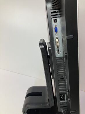Монітор HP Compaq LA2405x / 24" (1920x1200) TN / VGA, DVI, DisplayPort, USB / VESA 100x100 