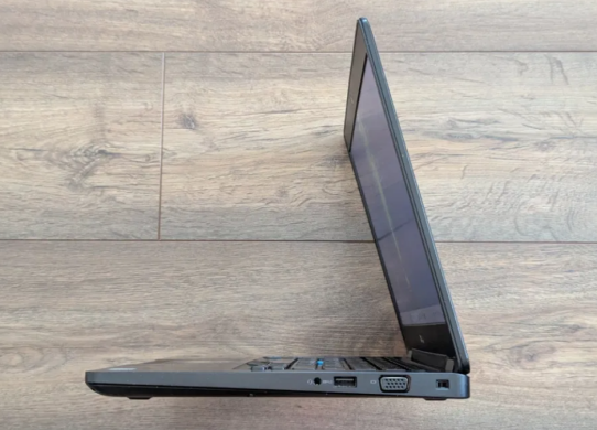 Ноутбук Dell Latitude 5480 / 14" (1366x768) TN / Intel Core i5-6300U (2 (4) ядра по 2.4 - 3.0 GHz) / 8 GB DDR4 / 128 GB SSD / Intel HD Graphics 520 / WebCam