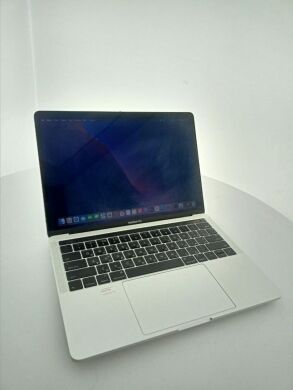 Ультрабук Apple MacBook Pro A1706 / 13" (2560x1600) IPS / Intel Core i5-6360U (2 (4) ядра по 2.0 - 3.1 GHz) / 8 GB DDR3 / 256 GB SSD / Intel HD Graphics 550 / WebCam 
