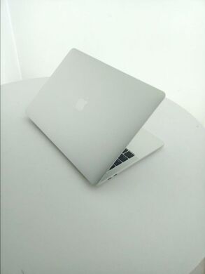 Ультрабук Apple MacBook Pro A1706 / 13" (2560x1600) IPS / Intel Core i5-6360U (2 (4) ядра по 2.0 - 3.1 GHz) / 8 GB DDR3 / 256 GB SSD / Intel HD Graphics 550 / WebCam 