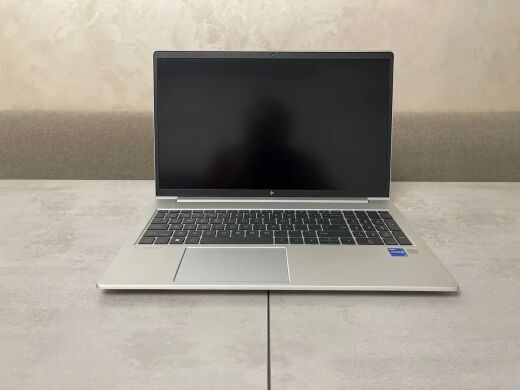 Ультрабук HP EliteBook 650 G10 / 15.6" (1920x1080) IPS / Intel Core i7-1365U (10 (12) ядер 1.8 - 5.2 GHz) / 16 GB DDR4 / 512 GB SSD M.2 / Intel Iris Xe Graphics / WebCam / Fingerprint / HDMI
