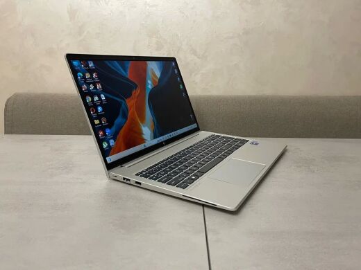 Ультрабук HP EliteBook 650 G10 / 15.6" (1920x1080) IPS / Intel Core i7-1365U (10 (12) ядер 1.8 - 5.2 GHz) / 16 GB DDR4 / 512 GB SSD M.2 / Intel Iris Xe Graphics / WebCam / Fingerprint / HDMI