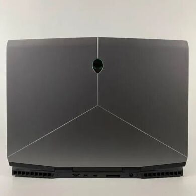 Ігровий ноутбук Б-клас Dell Alienware m15 / 15.6" (1920x1080) IPS / Intel Core i7-8750H (6 (12) ядер по 2.2 - 4.1 GHz) / 16 GB DDR4 / 512 GB SSD / nVidia GeForce GTX 1070 Max-Q, 8 GB GDDR5, 256-bit / WebCam / HDMI