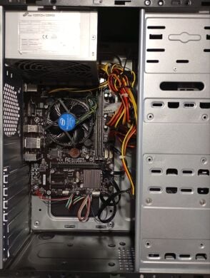 ПК GameMax Tower / Intel Core i5-4570S (4 ядра по 2.9 - 3.6 GHz) / 8 GB DDR3 / 240 GB SSD / Intel HD Graphics 4600 / 350W ПК GameMax Tower / Intel Core i5-4570S (4 ядра по 2.9 - 3.6 GHz) / 8 GB DDR3 / 240 GB SSD / Intel HD Graphics 4600 / 350W