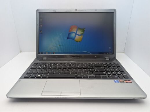 Ноутбук Samsung NP355V5C / 15.6" (1366x768) TN / AMD A6-4400M (2 (4) ядра по 2.1 GHz) / 6 GB DDR3 / 750 GB HDD / AMD Radeon HD 7520G Graphics / WebCam